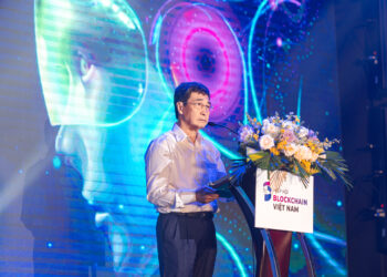 Ông Hùng phát biểu khai mạc lễ kỷ niệm 2 năm Thành lập Hiệp hội Blockchain Việt Nam cùng Lễ ra mắt Viện Công nghệ Blockchain và Trí tuệ nhân tạo ABAII.