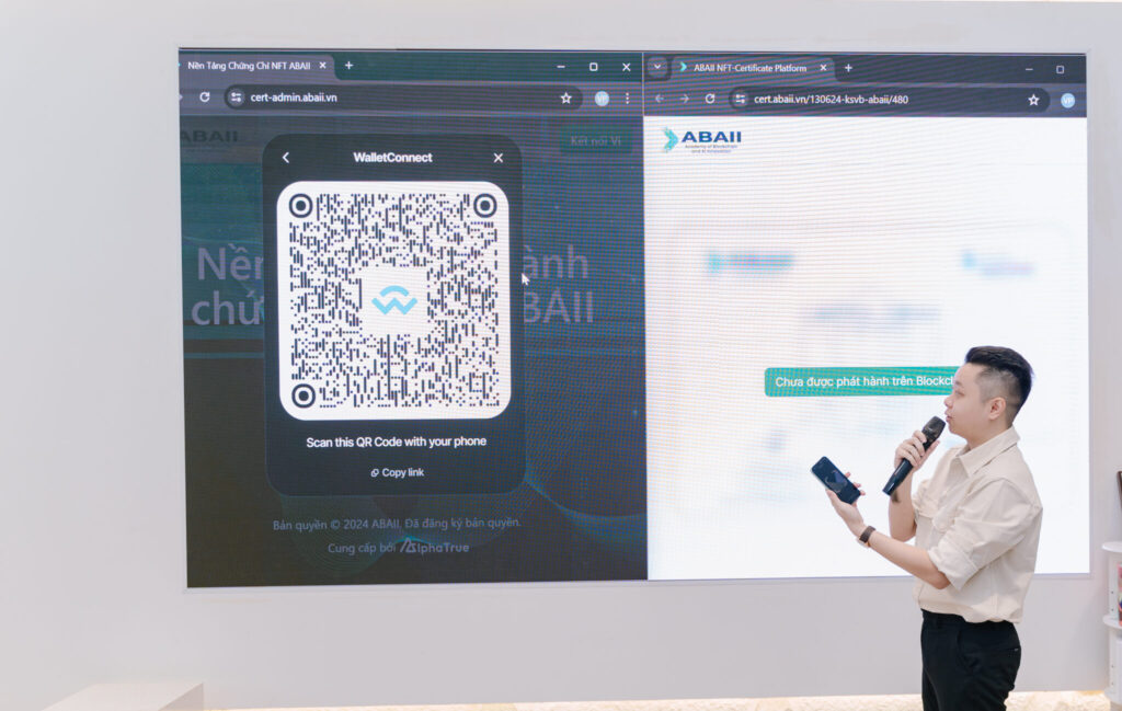 Mr. Trần Dinh, Chairman of the VBA Fintech Application Committee, directly demonstrated verifying, issuing certificates, and storing diplomas as NFTs on the Polygon blockchain network.