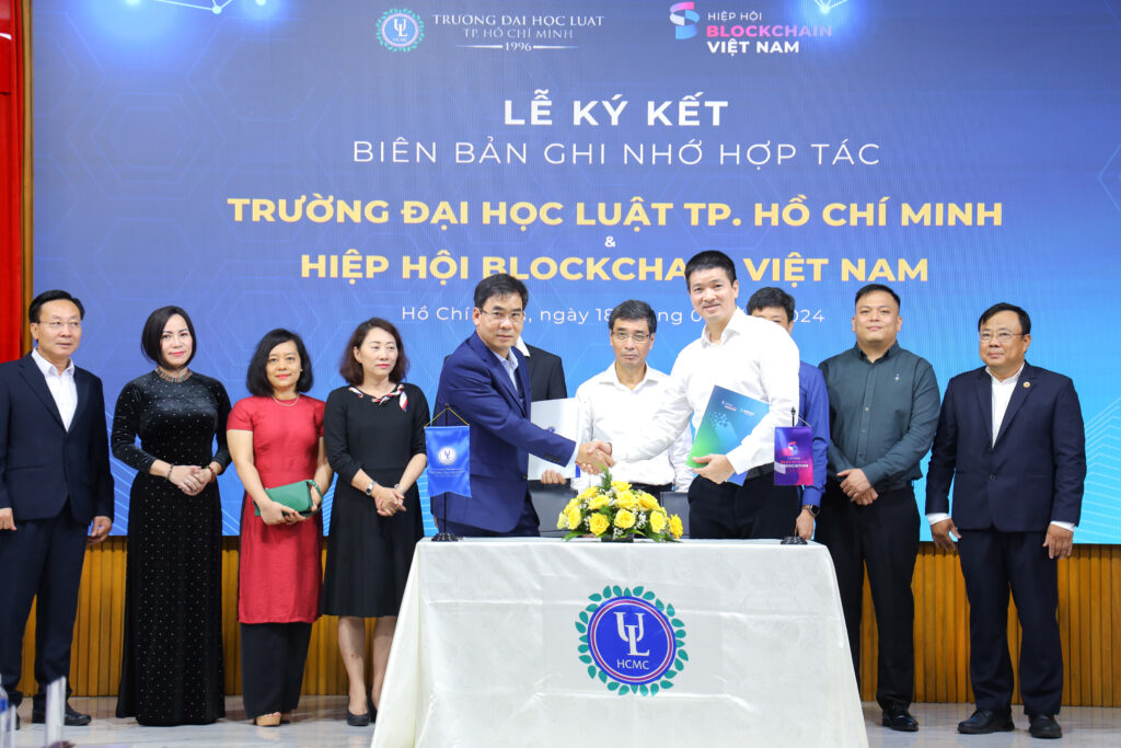 Lễ ký kết hợp tác giữa Đại học Luật TP.HCM và Hiệp hội Blockchain Việt Nam