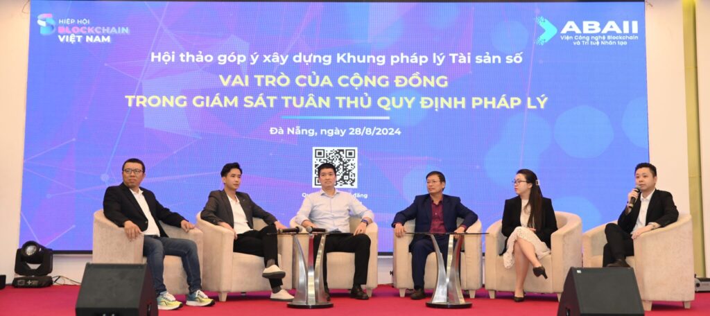 (From left to right) Associate Professor Dr. Trần Mạnh Huy, Mr. Nguyễn Ngô Thế Công, Mr. Phan Đức Trung, Dr. Trần Quý, Ms. Lê Vũ Hương Quỳnh, and Mr. Trần Dinh engaged in a discussion about the opportunities and challenges for Vietnam in establishing global standards for digital asset regulations.