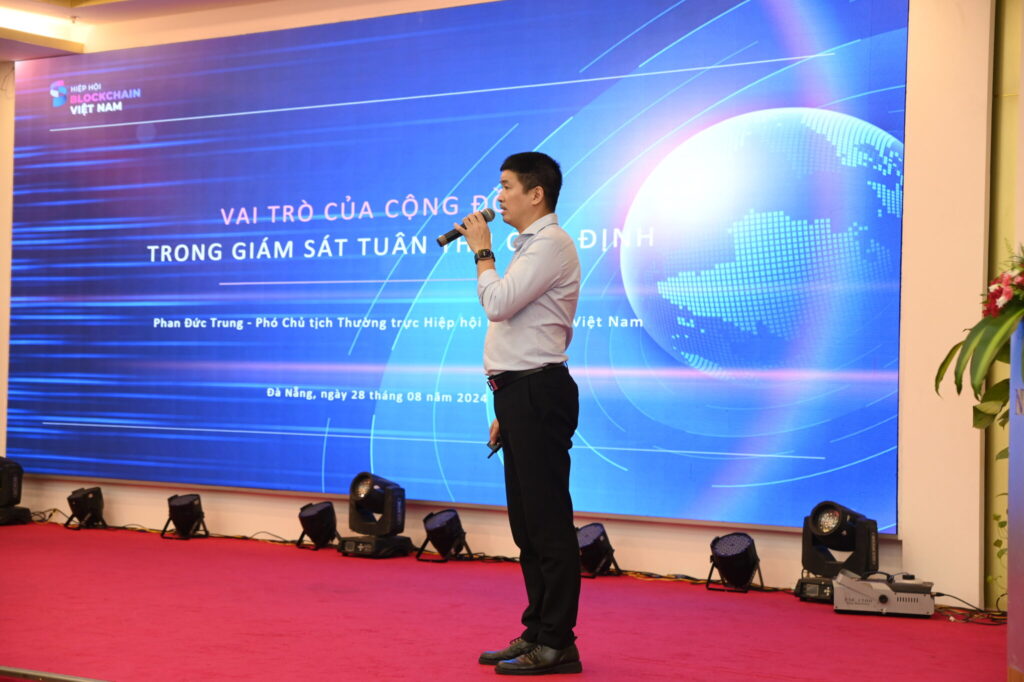 Mr. Phan Đức Trung affirmed the role of legal regulations on digital assets and ethical guidelines, as well as community standards, in ensuring compliance, rigor, and protection of the interests of all participants.