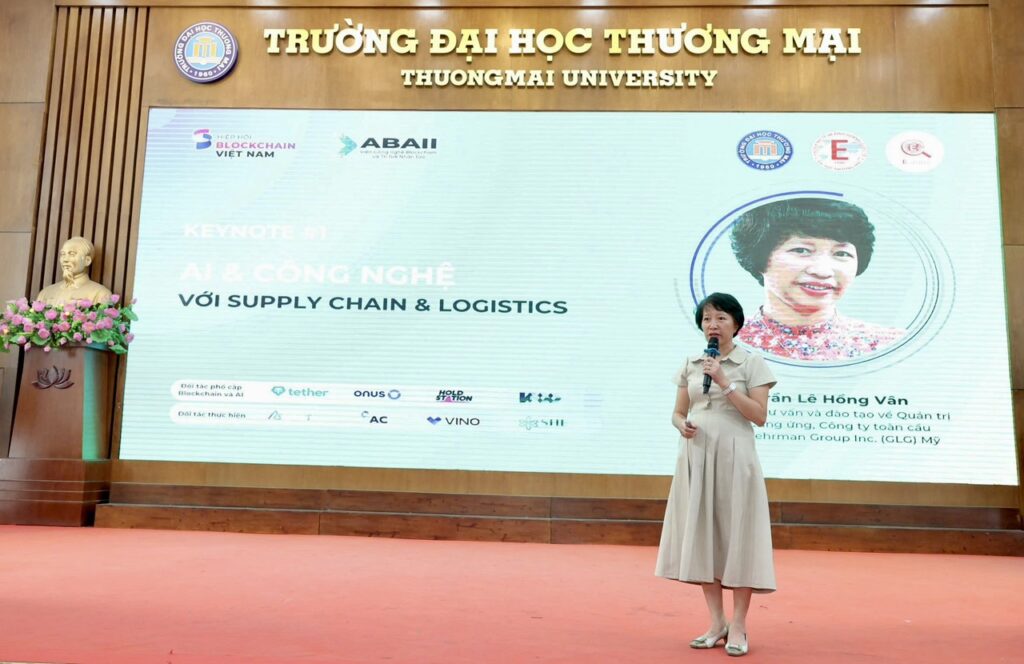 Ms. Trần Lê Hồng Vân emphasized that Blockchain and AI are fundamentally transforming the global supply chain.