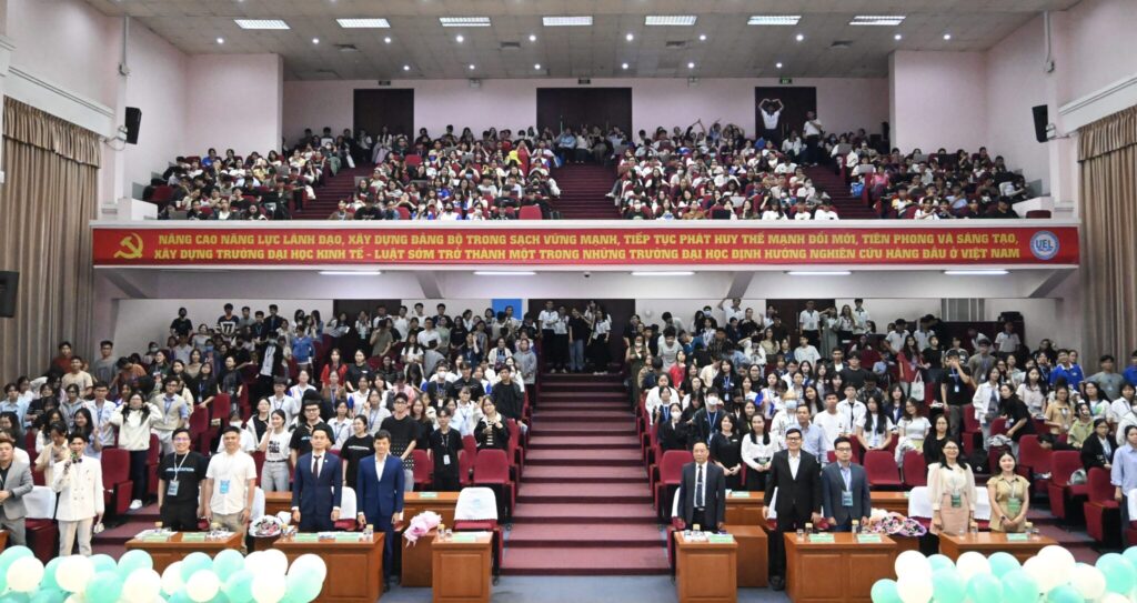 Overview of the ABAII Unitour event with over 500 students participating at the University of Economics and Law, Ho Chi Minh City