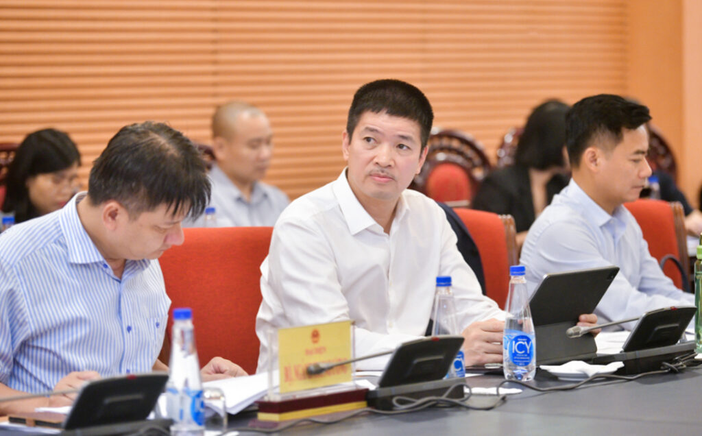 Mr. Phan Duc Trung represented the VBA in a feedback session with the National Assembly's Committee on Science, Technology, and Environment regarding the regulations on digital assets in the draft Law on Digital Technology Industries.