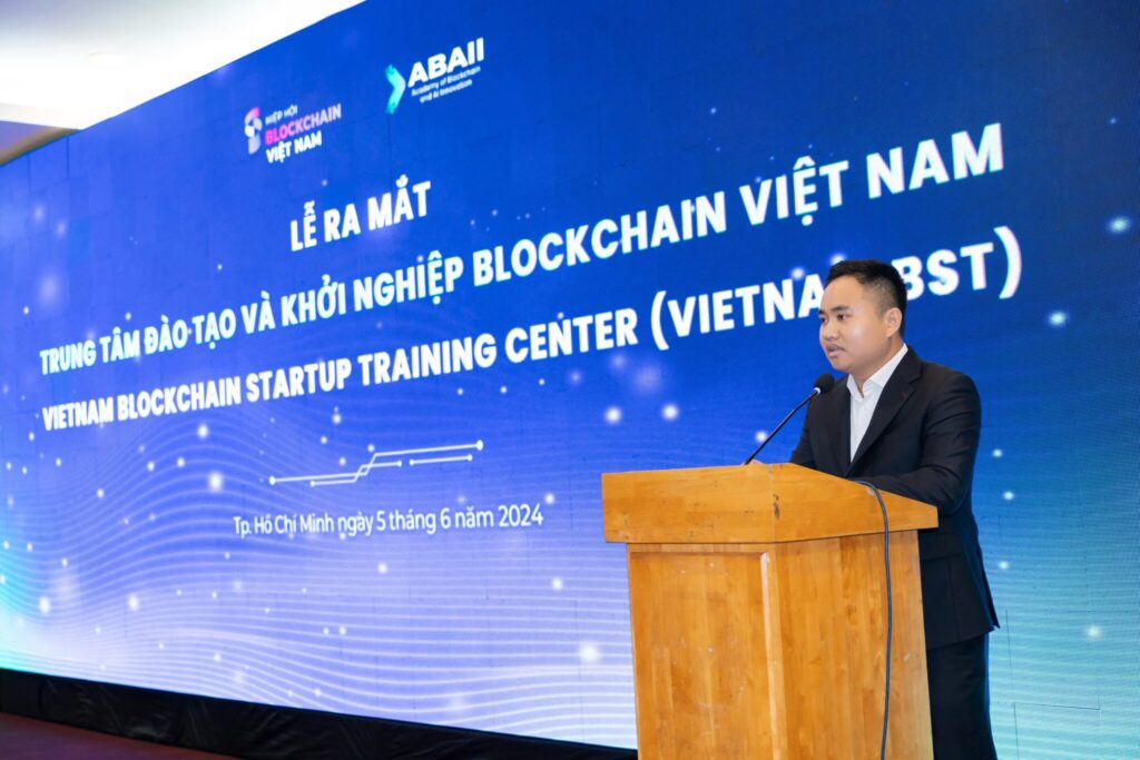 Tran Duy Cuong speaks on the background of the BST Center's establishment