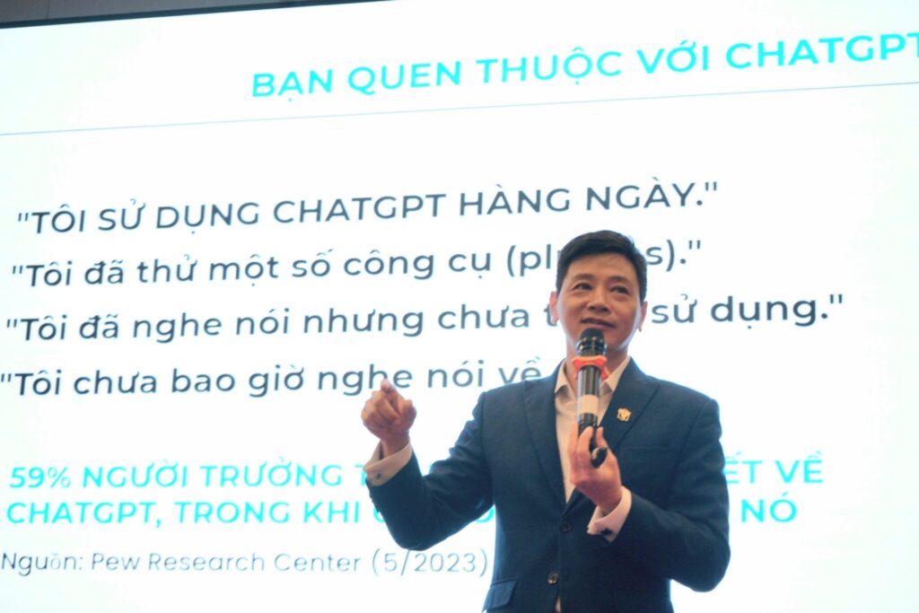 Mr. Đào Trung Thành emphasized that the remarkable development of AI opens up countless new opportunities and raises complex issues regarding ethics and risk management.