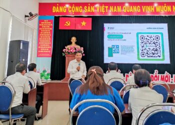 “AI Legal Lookup” training for officials of Ward 13, Binh Thanh District, Ho Chi Minh City
