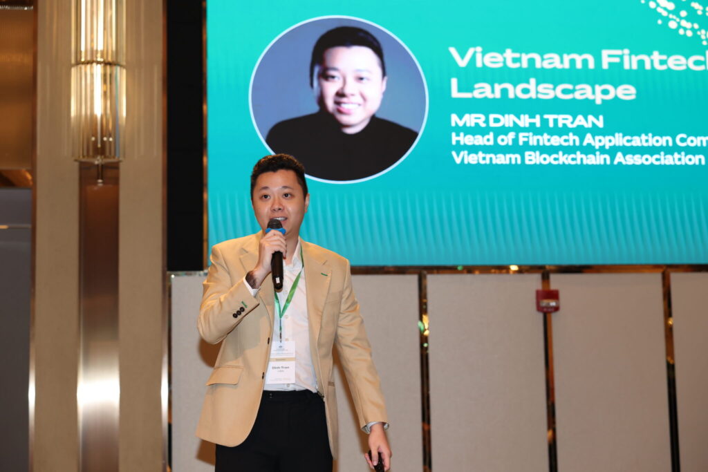 Mr. Trần Dinh, Chairman of the Fintech Application Committee at the Vietnam Blockchain Association (VBA), shared a presentation on the fintech landscape in Vietnam as part of the event. Source: Austrade Vietnam.