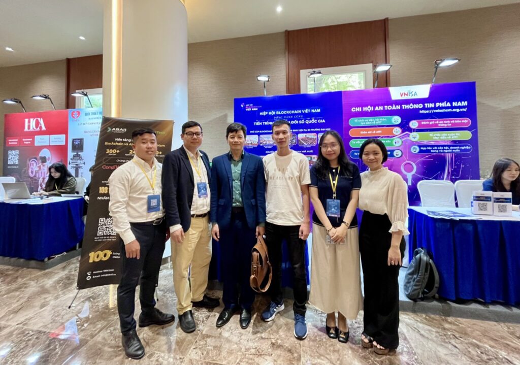 Mr. Đào Trung Thành and Mr. Nguyễn Đức Long with Representatives from the Vietnam Blockchain Association (VBA) and ABAII Institute at the 2024 Ho Chi Minh City Digital Transformation Day