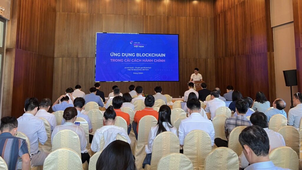 Overview of the Seminar "Core Technology Applications – A Driving Force for Digital Economy Development" in Bình Định