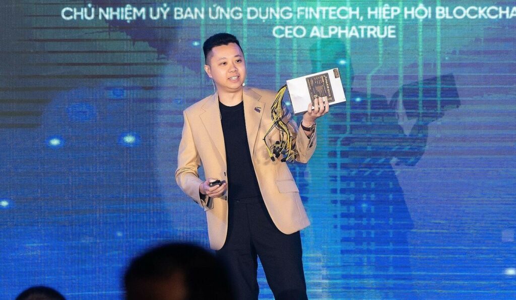 Mr. Dinh remarked that Bitcoin is a cryptocurrency with strong growth potential. Photo: VBA.