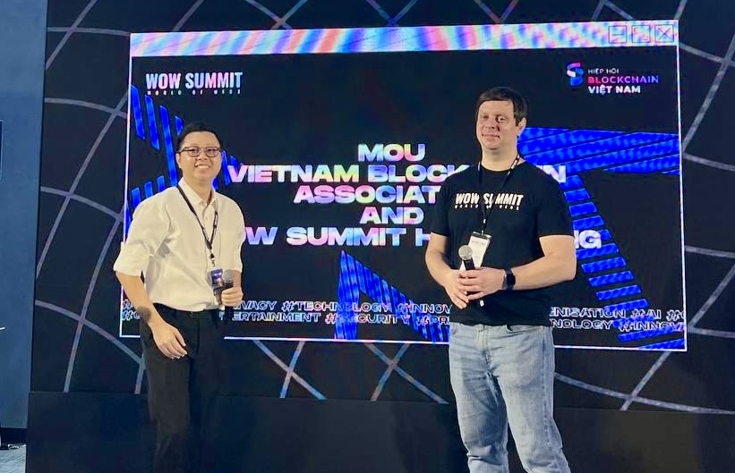 Mr. Trần Huyền Dinh signed a Memorandum of Understanding (MOU) for cooperation between VBA and WOW Summit, paving the way for numerous opportunities to connect and develop blockchain in Vietnam