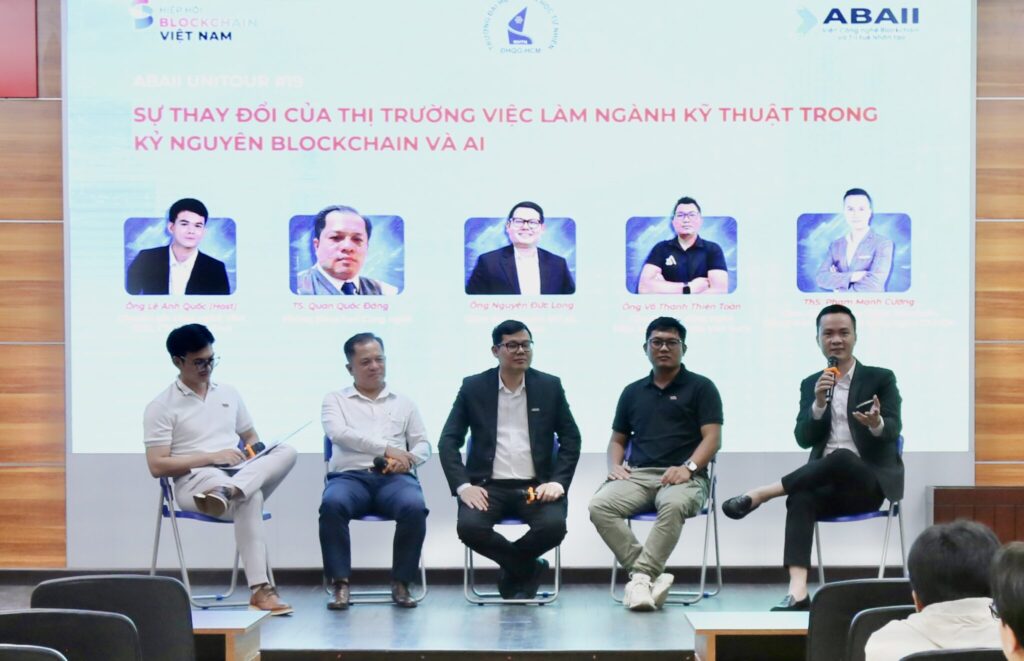 Panel Discussion on "The Changing Job Market in the Engineering Sector in the Age of Blockchain and AI" with Experts from the University of Science, Vietnam Blockchain Association, and Wischain LLC