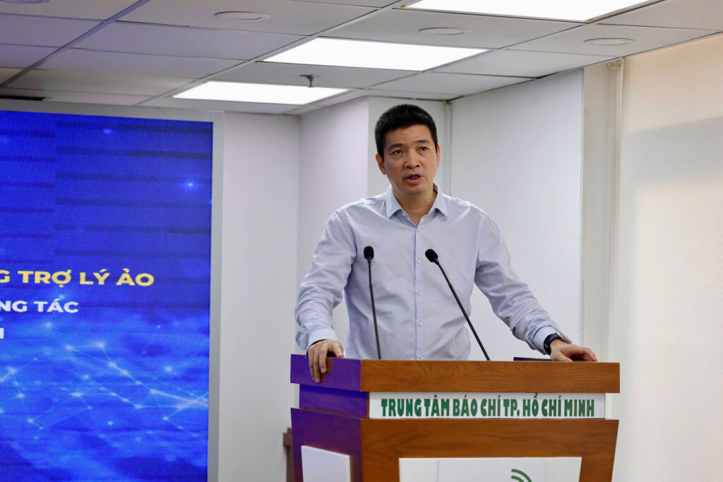 Ông Phan Đức Trung, Phó Chủ tịch Thường trực Hiệp hội Blockchain Việt Nam nhấn mạnh tầm quan trọng của AI trong việc nâng cao hiệu suất làm việc lĩnh vực hành chính công.