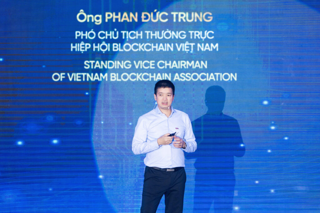 Blockchain Expert Phan Đức Trung.