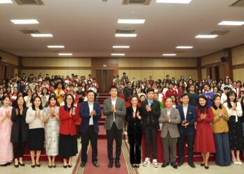 Ứng dụng Blockchain và AI vào học tập để làm chủ tương lai