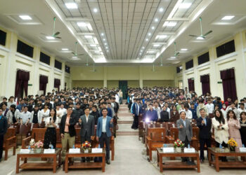 Gần 2000 học sinh của Trường THPT Chuyên Khoa học Tự nhiên đã tham dự sự kiện ABAII School Tour 3 với chủ đề “Blockchain & AI: Làm chủ công nghệ - Làm chủ tương lai”