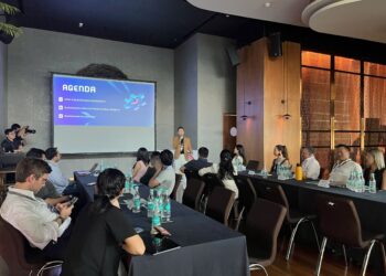 Các doanh nhân thuộc mạng lưới EO toàn cầu cập nhật về xu hướng blockchain và tài sản mã hoá tại buổi chia sẻ do EO Vietnam tổ chức.