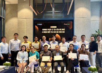 Các học viên hoàn thành khóa học được cấp chứng nhận dưới dạng NFT, ứng dụng công nghệ blockchain nhằm đảm bảo tính xác thực và dễ dàng lưu trữ, tra cứu.