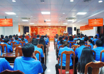 Toàn cảnh Hội nghị tập huấn với chủ đề “Ứng dụng trí tuệ nhân tạo và hướng dẫn an toàn thông tin”.