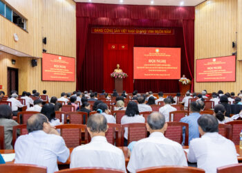 Toàn cảnh hội nghị tập huấn chuyên môn, nghiệp vụ cho thẩm phán, thẩm tra viên, thư ký, hòa giải viên Tòa án nhân dân TPHCM.