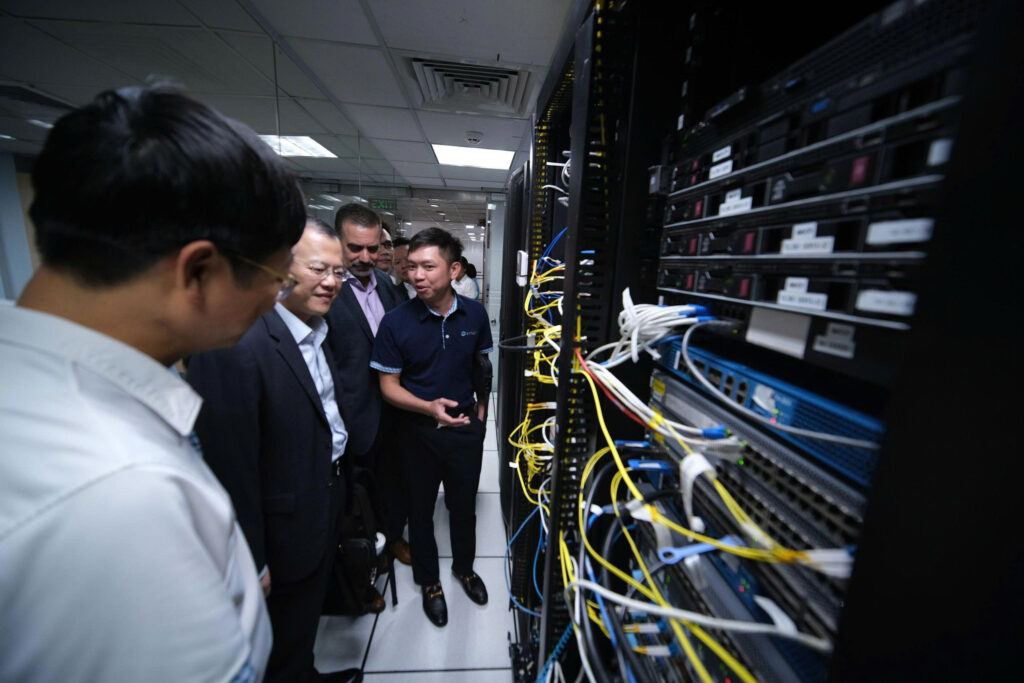 SVTECH giới thiệu hệ thống hạ tầng trung tâm dữ liệu tích hợp công nghệ cao trong chương trình làm việc giữa doanh nghiệp và các đối tác công nghệ.
