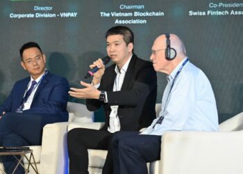 CafeF: Chuyên gia gợi mở mô hình lý tưởng để Trung tâm tài chính quốc tế đầu tiên của Việt Nam gia tăng nguồn vốn ngoại tệ cho địa phương