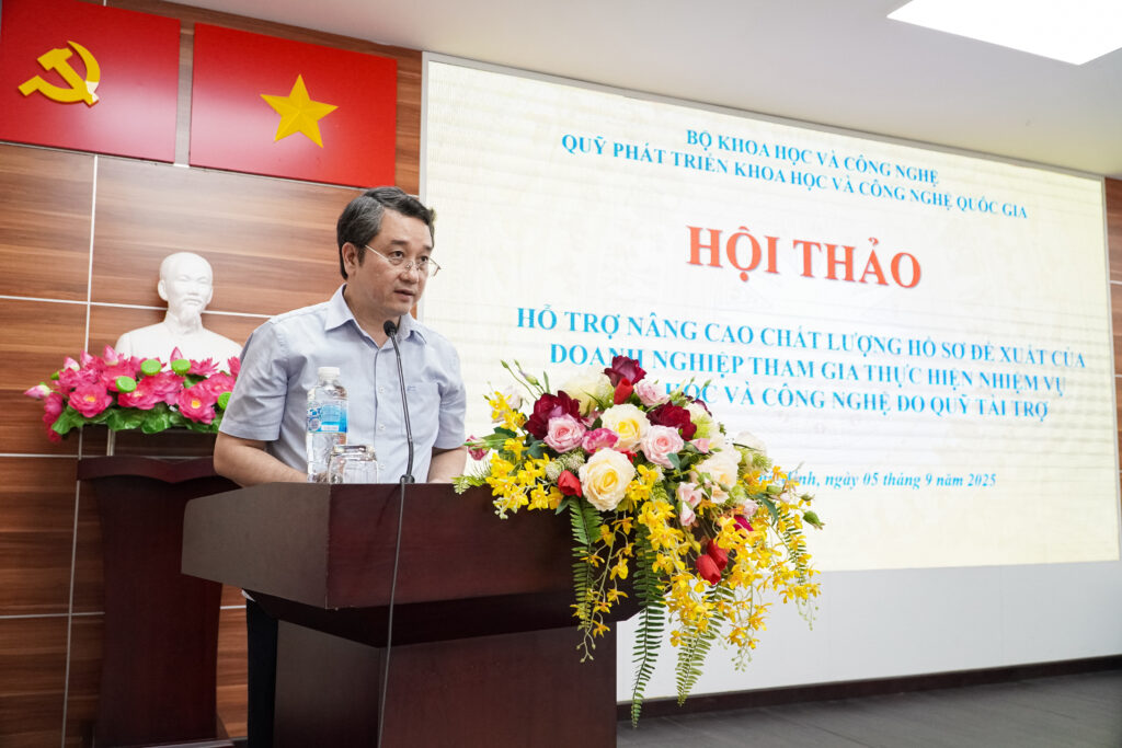 PGS. TS Đào Ngọc Chiến, Giám đốc Quỹ NAFOSTED, phát biểu khai mạc Hội thảo.