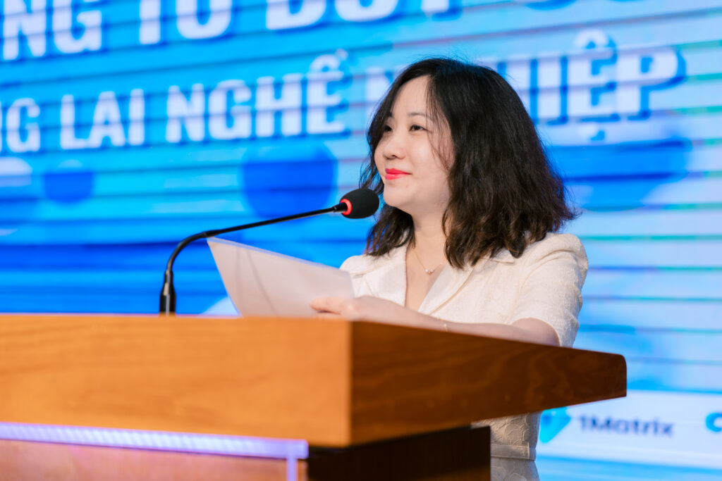 PGS.TS. Lê Thị Thúy Hằng, Phó Viện trưởng Viện Công nghệ Tài chính - Ngân hàng, phát biểu khai mạc tại chương trình.