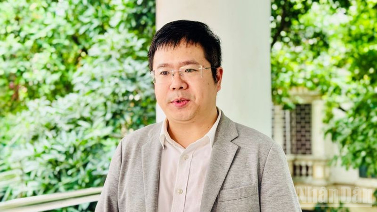 Tiến sĩ Hà Công Anh Bảo, Trưởng khoa luật, Đại học Ngoại thương. ndo_br_vbant6.jpg