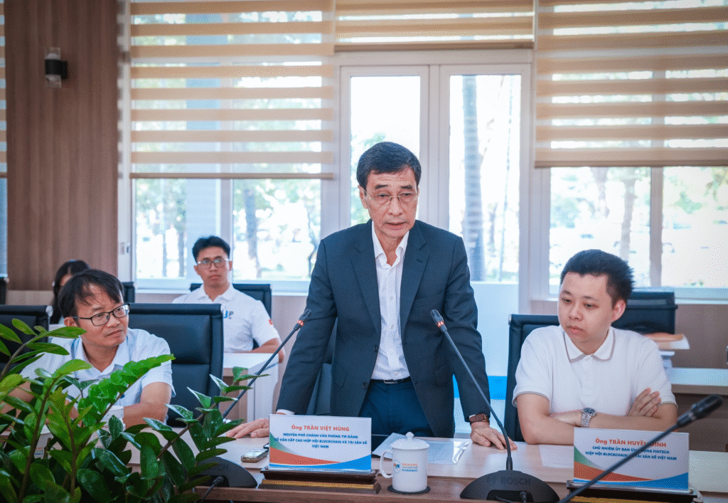 Ông Trần Việt Hùng, Nguyên Phó Chánh Văn phòng Trung ương Đảng, Cố vấn Cấp cao VBA nhấn mạnh nhân lực chất lượng cao là nền tảng phát triển tài chính số và IFC tại Việt Nam.