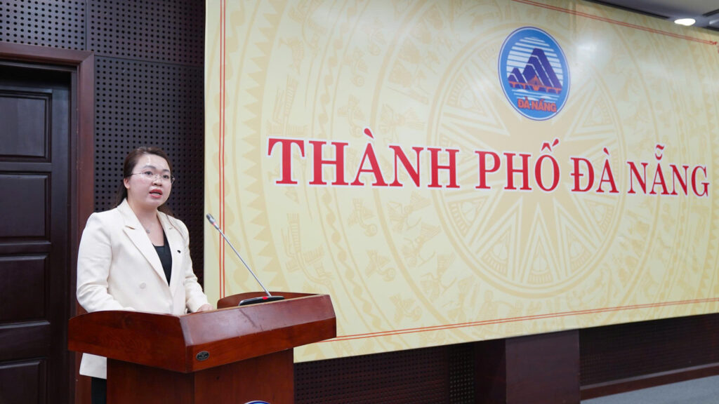 Bà Lê Vũ Hương Quỳnh chia sẻ góc nhìn quốc tế về vai trò của stablecoin trong thanh toán xuyên biên giới.