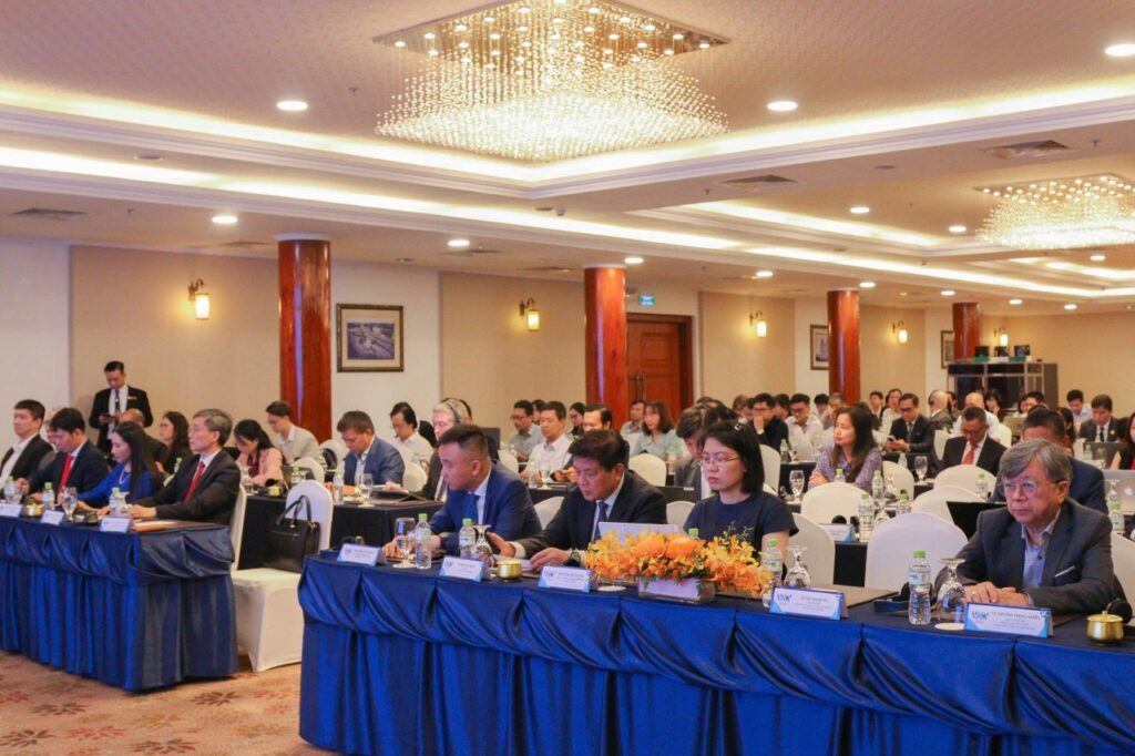 Toàn cảnh lễ ra mắt Hội đồng Chuyên gia Tranh chấp Fintech và Kinh tế số VIAC, thuộc Tuần lễ Trọng tài và Hòa giải Việt Nam 2026 tại TPHCM.