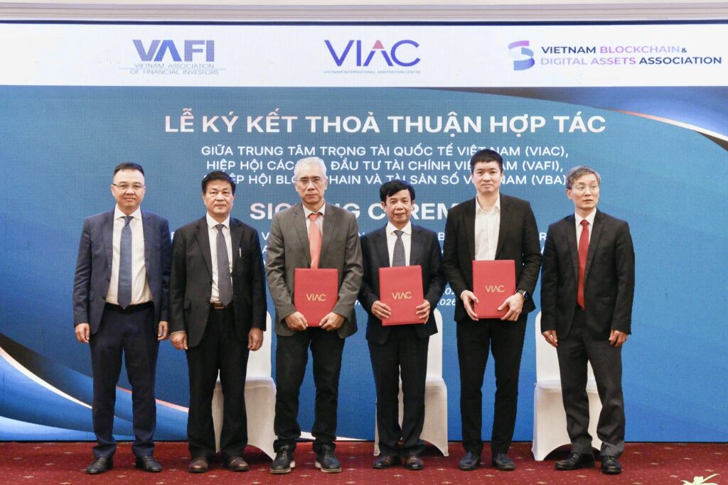 VIAC ký kết thỏa thuận hợp tác cùng VAFI và VBA nhằm phối hợp phát triển cơ chế giải quyết tranh chấp cho các lĩnh vực tài chính, công nghệ và tài sản số.