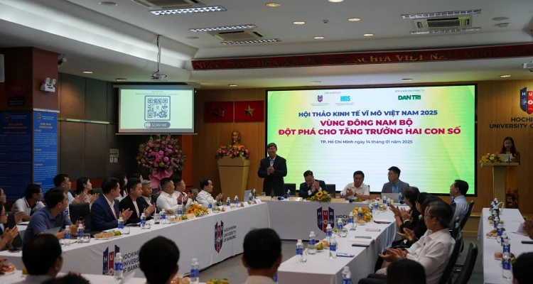 Toàn cảnh Hội thảo “Kinh tế vĩ mô Việt Nam 2025 - Vùng Đông Nam Bộ, Đột phá cho tăng trưởng hai con số” diễn ra ngày 14/01/2025 (Ảnh: Dân Trí)