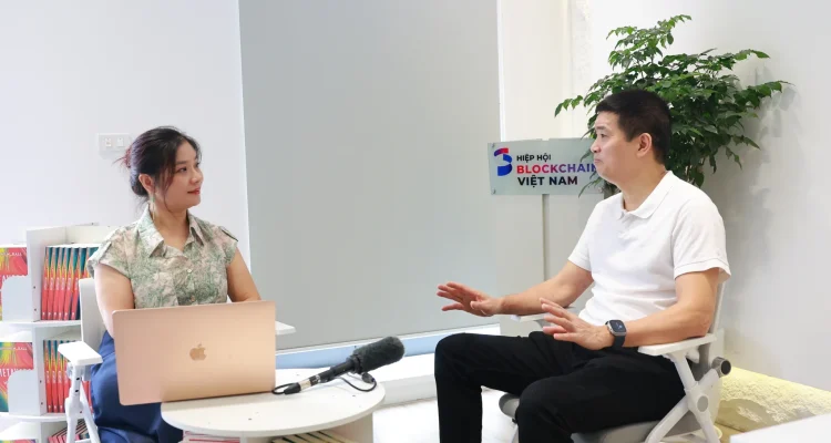 Ông Phan Đức Trung, Chủ tịch Hiệp hội Blockchain Việt Nam, Nhà sáng lập kiêm Chủ tịch Công ty 1Matrix, trong buổi trao đổi với phóng viên Báo điện tử Dân Việt.