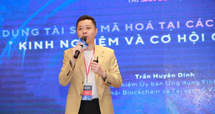 Ông Trần Huyền Dinh, Chủ nhiệm Ủy ban Ứng dụng Fintech VBA, chia sẻ về xu hướng token hóa tài sản thật và kinh nghiệm quốc tế trong xây dựng trung tâm tài chính số.