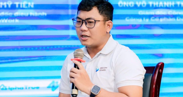 Ông Võ Thanh Thiên Toán, Giám đốc Công nghệ Công ty Cổ phần Decom Stars, chia sẻ về hai công nghệ VERA và SIFAI được phát triển cho nền tảng AI Tra Cứu Luật Pro.