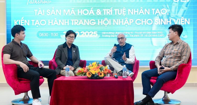 Các diễn giả tham gia phiên thảo luận “Hành trang số cho sinh viên - Bản lĩnh vững vàng trong thời đại mới”, trao đổi về cơ hội, kỹ năng và tư duy hội nhập trong kỷ nguyên Blockchain và AI.