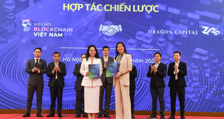 Lễ công bố hợp tác chiến lược giữa Hiệp hội Blockchain Việt Nam và Dragon Capital