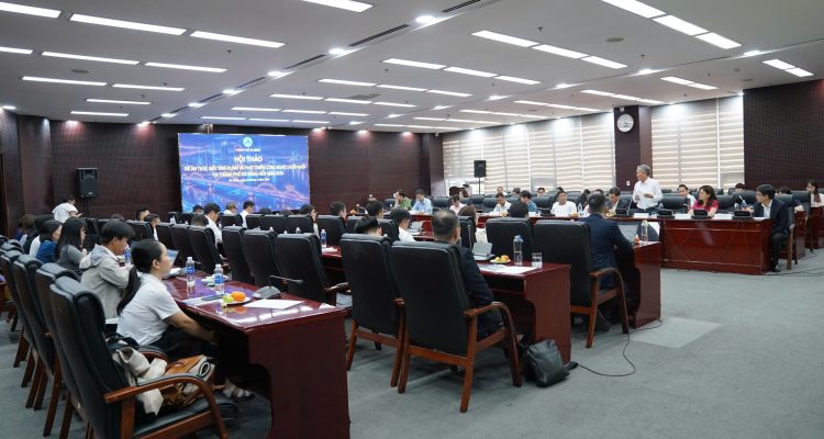 Toàn cảnh hội thảo “Thúc đẩy ứng dụng và phát triển công nghệ blockchain tại TP. Đà Nẵng đến năm 2030” quy tụ đại diện cơ quan quản lý, chuyên gia và doanh nghiệp thảo luận về định hướng xây dựng hạ tầng blockchain cho đô thị.